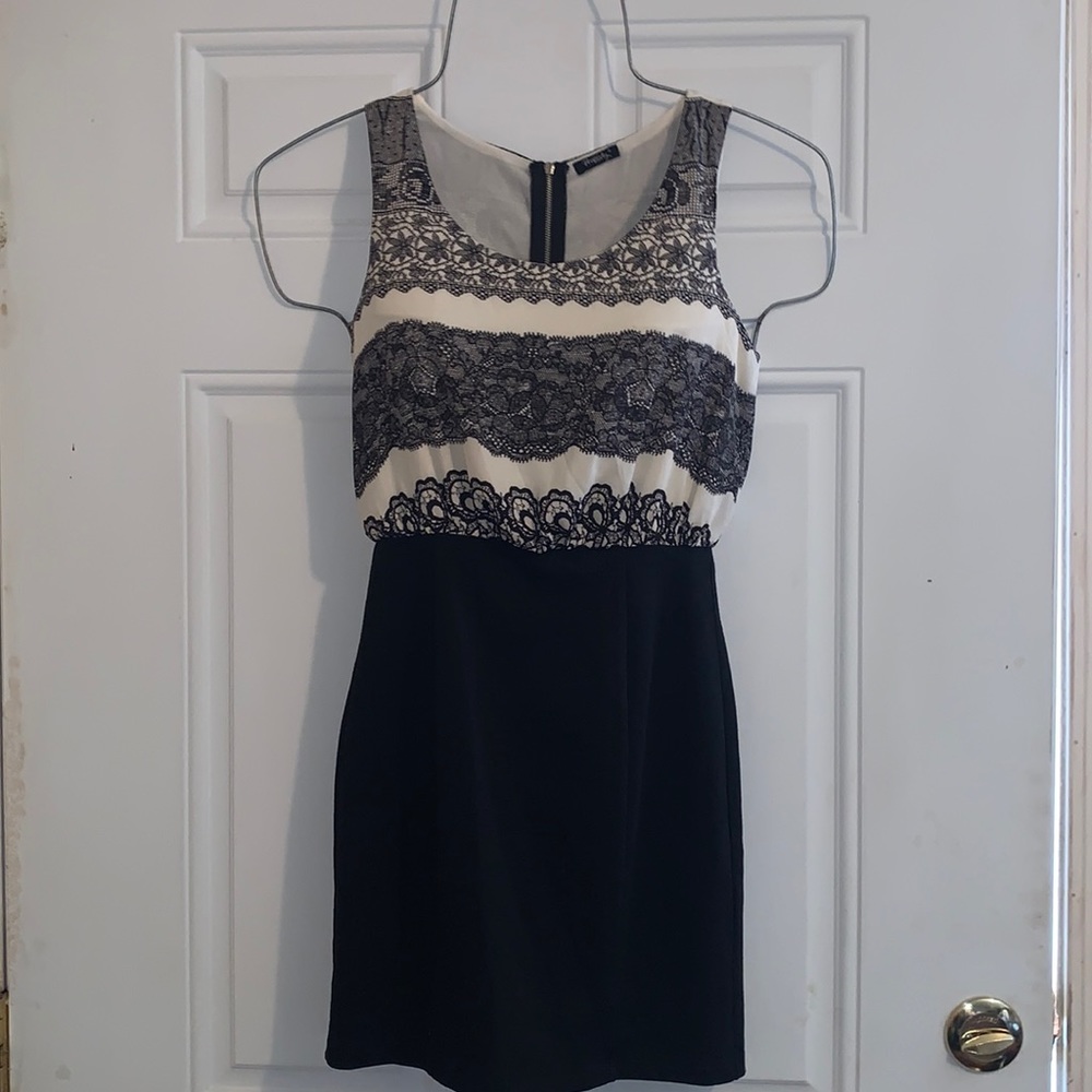 Rhapsody black and white Size Small